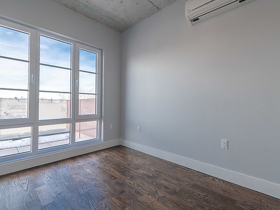 4th image of 31-19 37th St #5FF