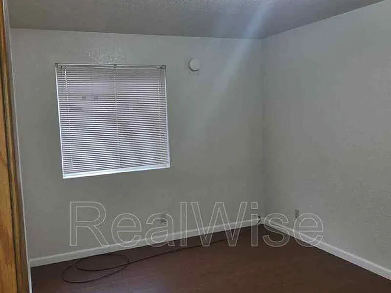 415 W 1st Ave — Photo 10