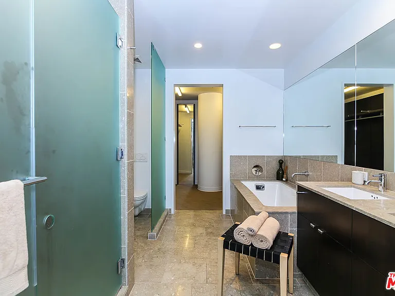 6250 Hollywood Blvd #11N — Photo 27