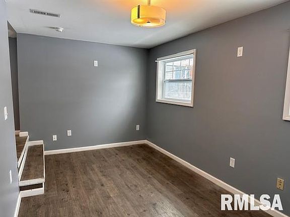 3rd image of 1619 Elmwood St
