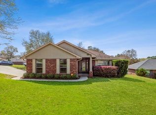 201 Silverton Loop, Crestview, FL 32536