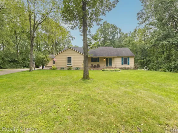 12436 Ray Rd, Ortonville, MI 48462