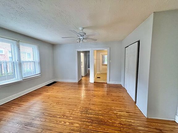5th image of 438 Stanley Ave #1