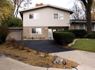 363 Charal Ln, Highland Park, IL 60035