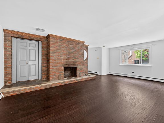 5th image of 1001 New York Ave #1