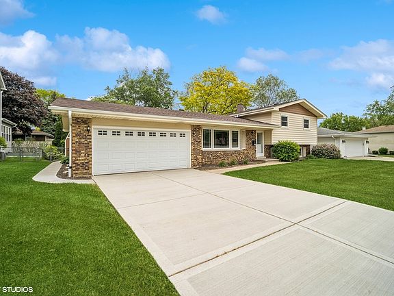 3rd image of 521 N Greenwood Dr