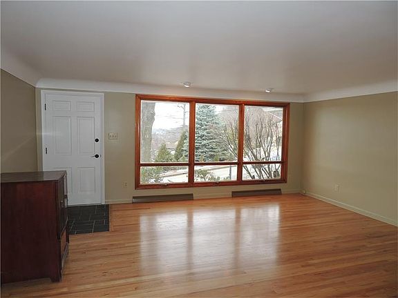 3rd image of 708 Florida Ave