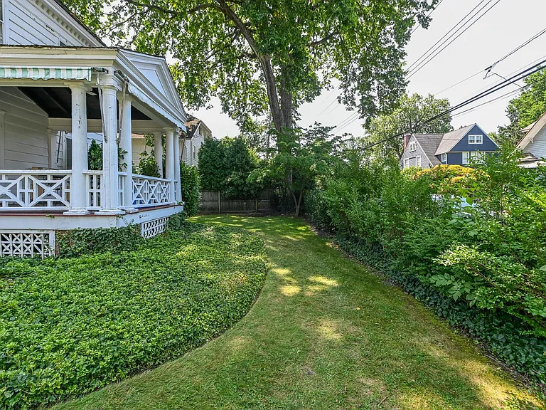 11 Maple Ave — Photo 40