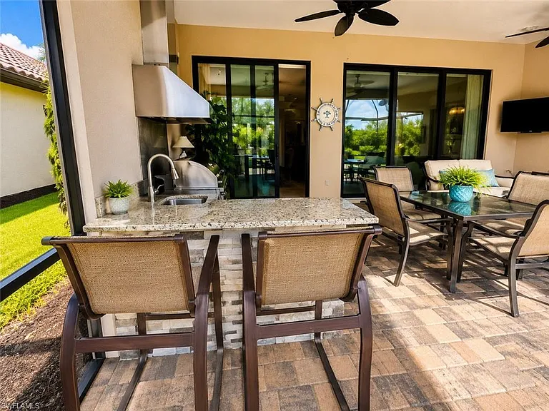6574 Amarone Ln — Photo 32