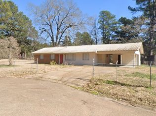 366 Queen Alexandria Ln, Jackson, MS 39209