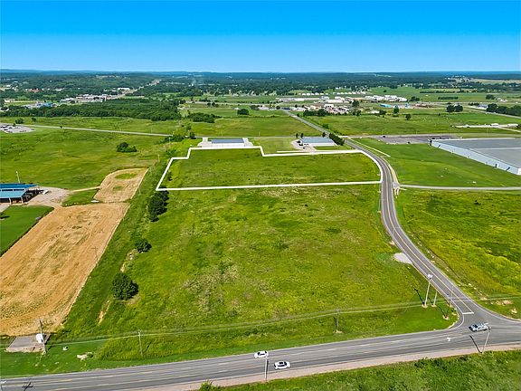 5th image of 1100 Airport Pkwy