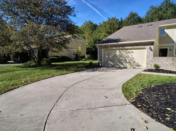 9740 Lakeshore Dr E, Carmel, IN 46033