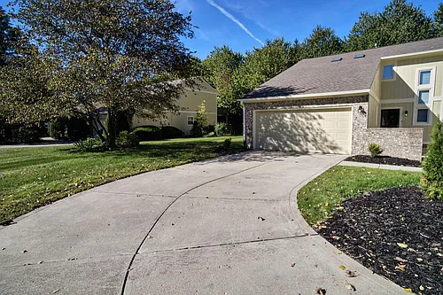 9740 Lakeshore Dr E Photo 1
