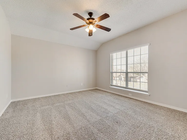 9406 Chimneywood Dr — Photo 11