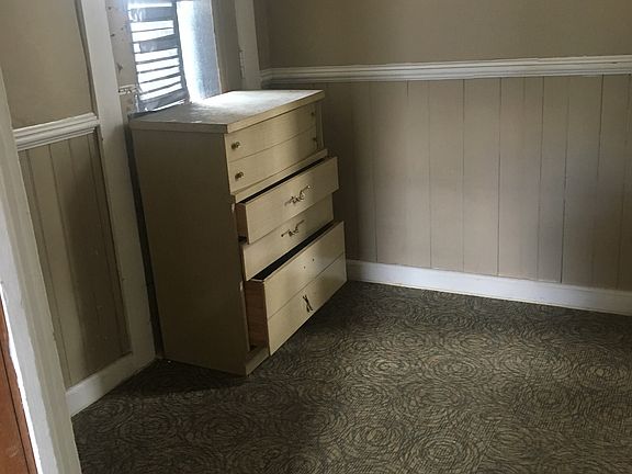 2nd image of 728 Somerset St