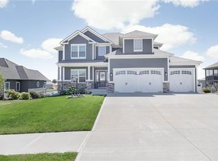 4405 Valley Ridge Dr, Saint Joseph, MO 64505
