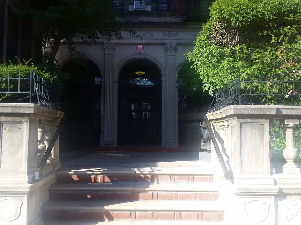 1st image of 421 Crown St APT 7R