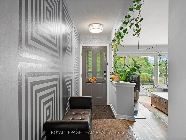 879 Pleasant Park Rd — Photo 4