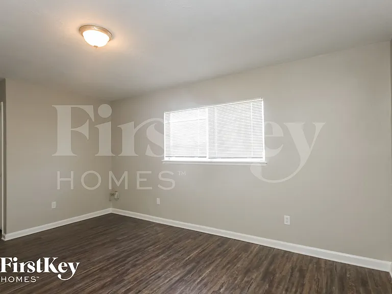 6217 Pine St — Photo 10