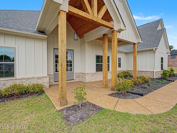 5th image of 1528 Tributary Dr