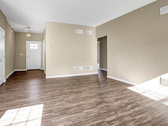 4th image of 265 Copper Beech Ln