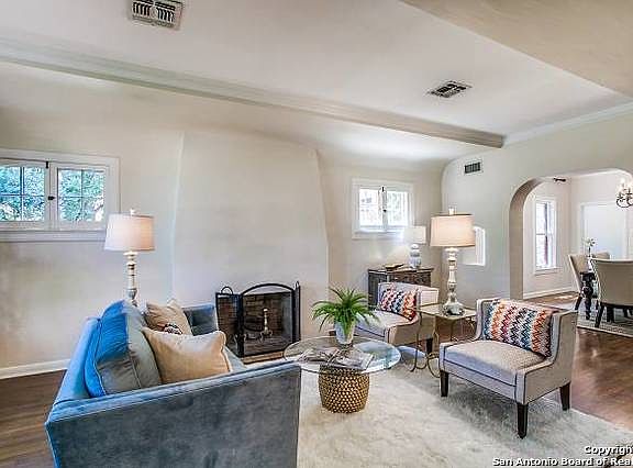 5th image of 227 Stanford Dr