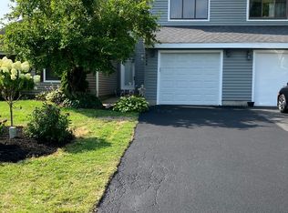 8248 Beehive Cir, Liverpool, NY 13090