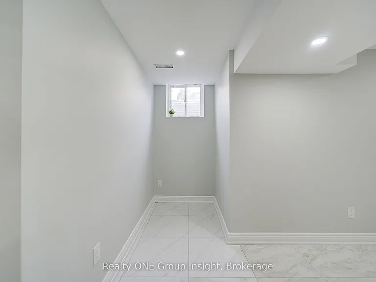 348 Britannia Ave E #BASEMENT — Photo 16