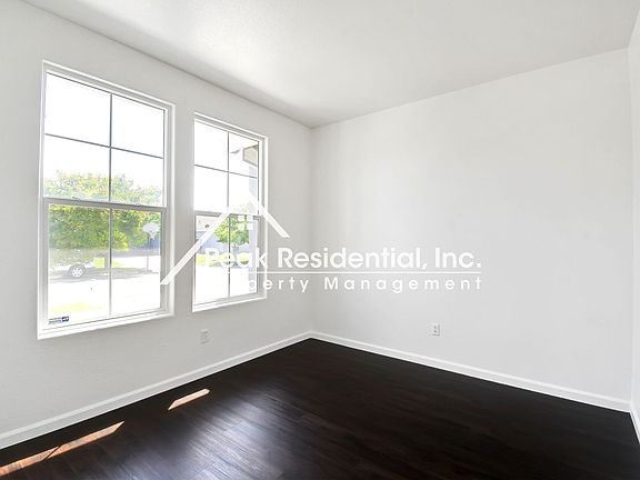 4th image of 1053 Zanes Dr