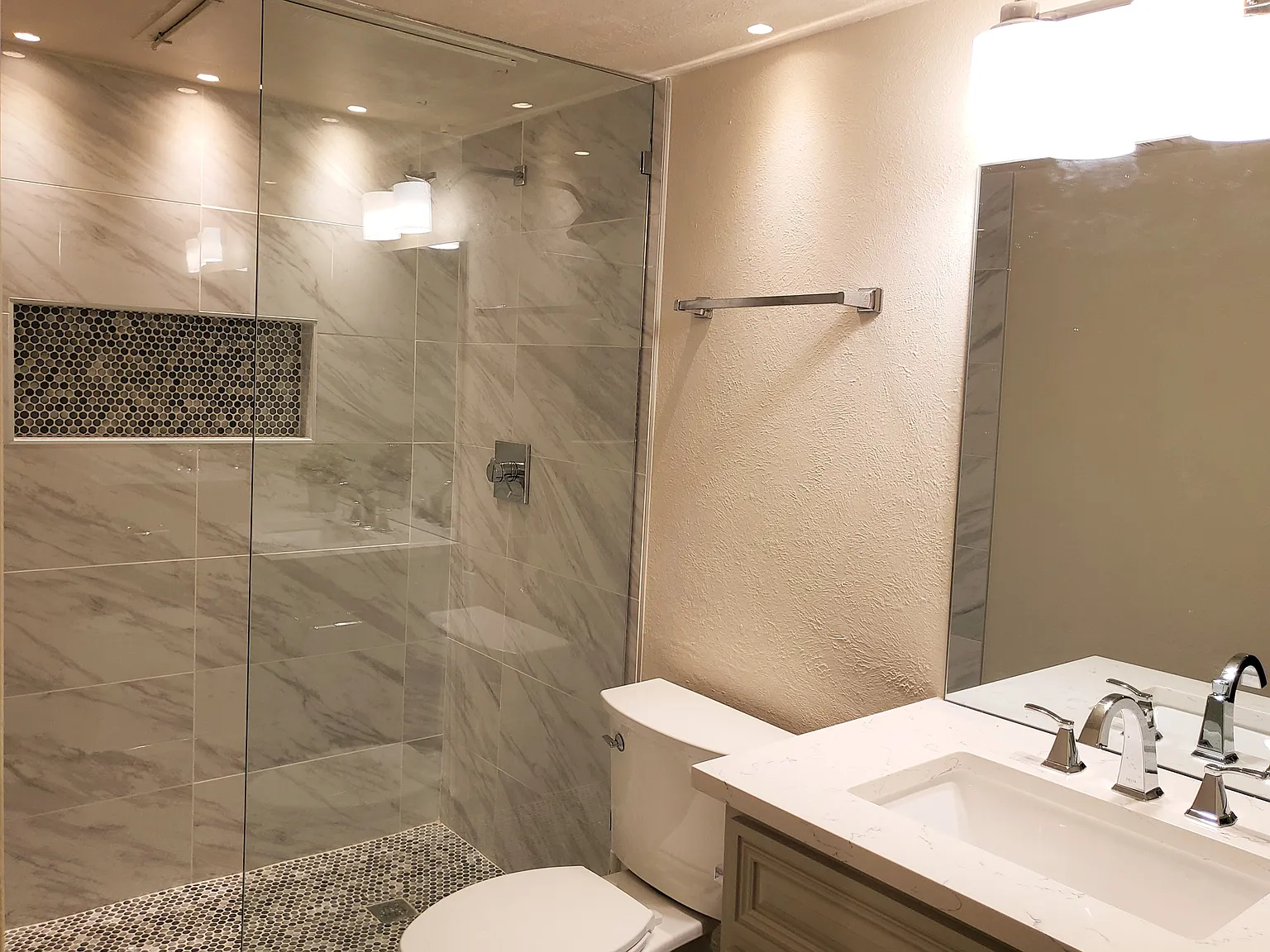1 bed, 1.5 bath, 735 sqft, $1,300 — Photo 1