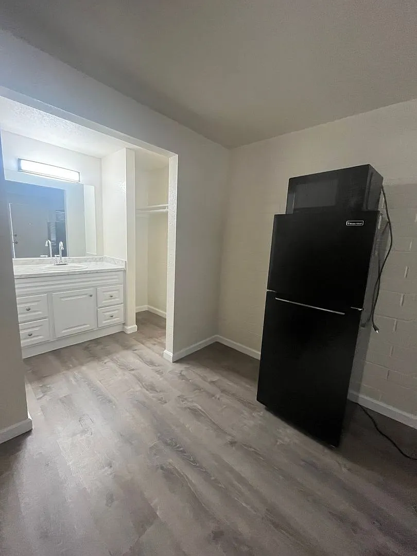 Independence Flats — Photo 2