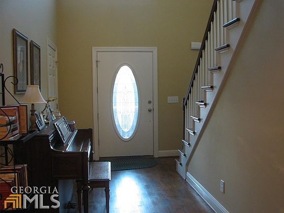 2nd image of 821 Kennedy Ct