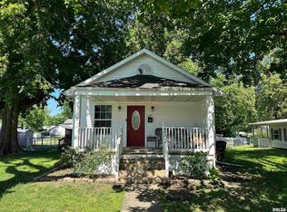 1117 N Springfield St, Virden, IL 62690