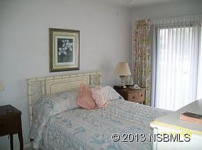 4th image of 835 Fairway Dr