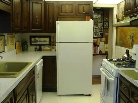 3rd image of 7592 Basswood Ln