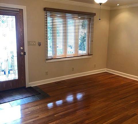 3rd image of 1006 Village Dr W