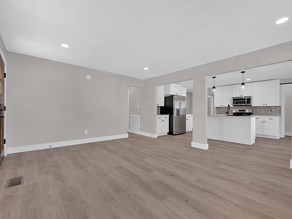 5th image of 1316 Meldrum St NE