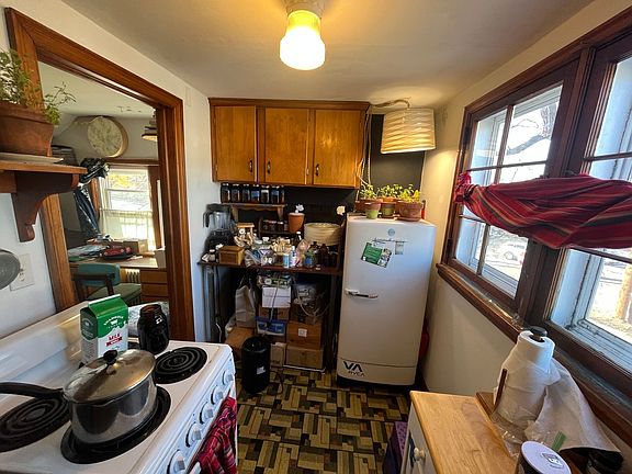 4th image of 1330 Selby Ave