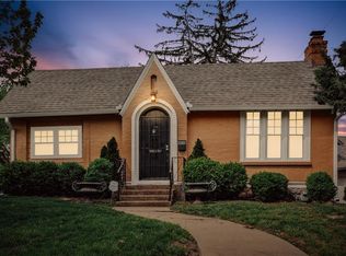 6836 Oak St, Kansas City, MO 64113