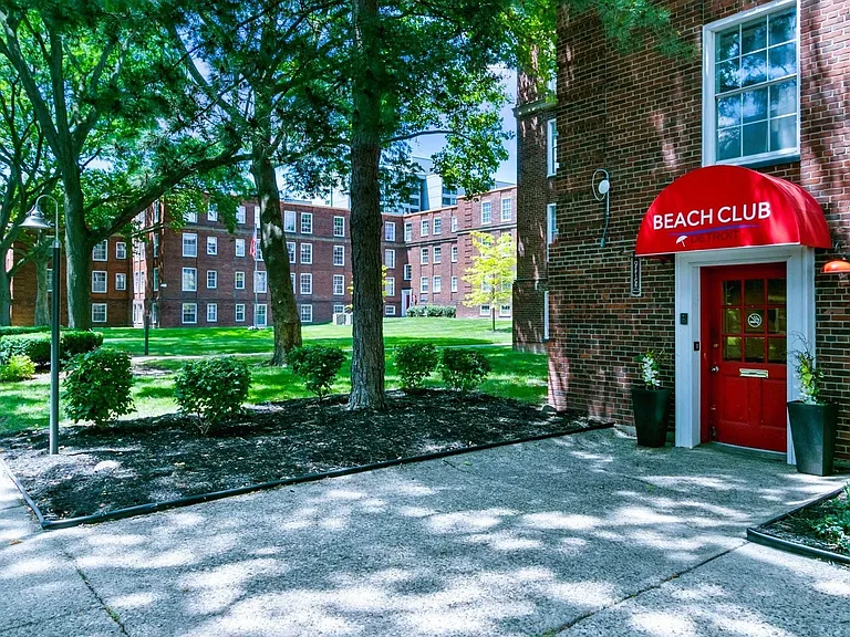 Leasing Office