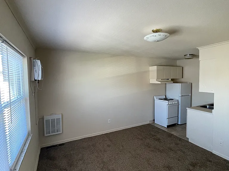 1340 King Ave — Photo 9