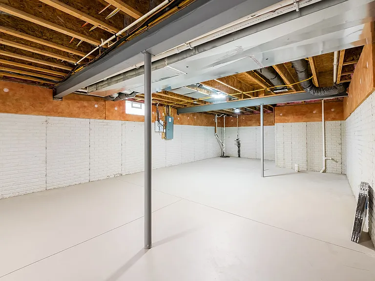 8865 Sweetshade Dr — Photo 46
