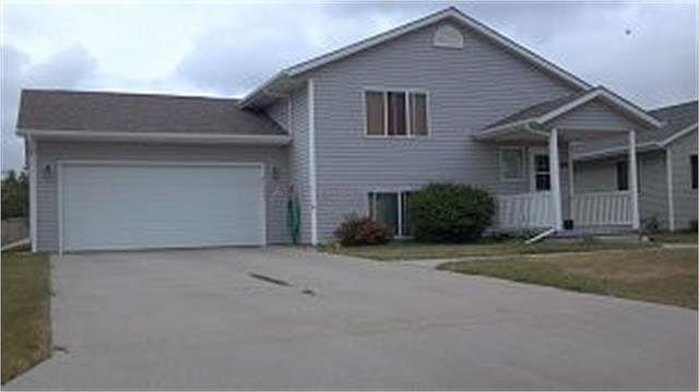 1st image of 2132 Castlewood Dr