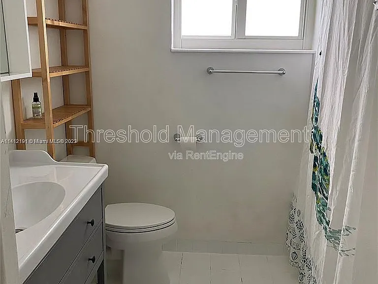 6910 SW 64th Ave — Photo 6