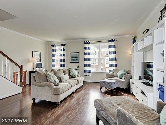 2nd image of 822 Glenside Way