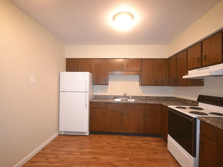 216 W Main St — Photo 2