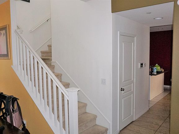 3rd image of 11290 Hyacinth St