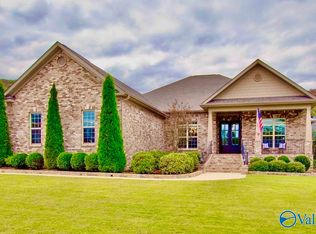 2020 Meadow Creek Cir SE, Owens Cross Roads, AL 35763