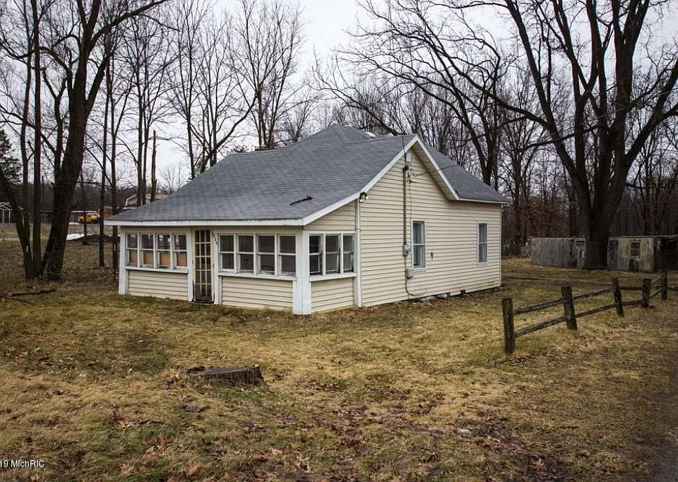 1st image of 338 Pokagon St