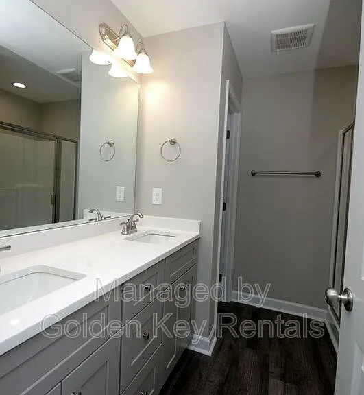 506 W 1st St — Photo 7